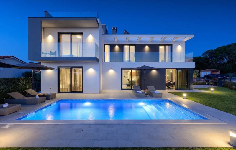 CHORVÁTSKO - Krásna moderná vila s garážou - POREČ - 08.jpg