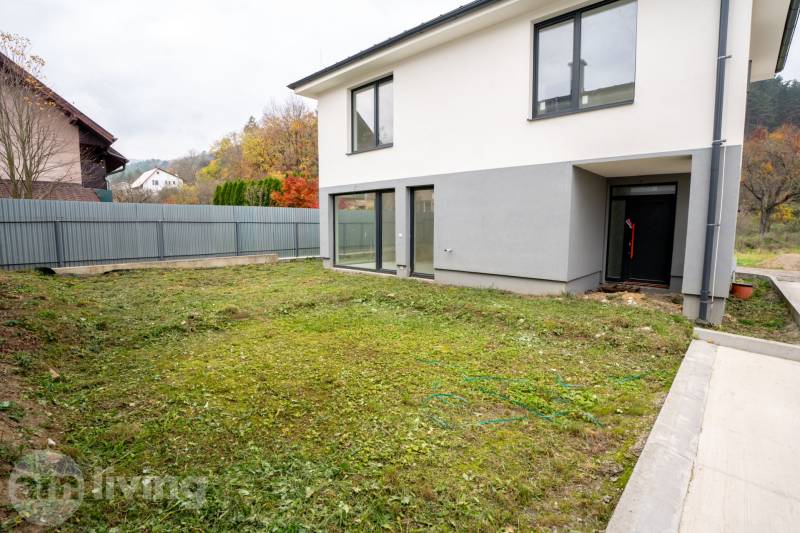 NOVOSTAVBA - 4i rodinný dom 117 m2 - Streženice - Púchov - upravene pozemok-15.jpg