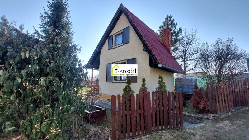 !!! ZNÍŽENÁ CENA !!! PREDAJ - CHATKA SO ZÁHRADOU - ZLATÉ MORAVCE