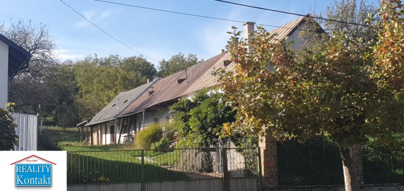 Na predaj sedliacky dom 2+1 poz.1420 m2, 65 km od Balatonu - Csetény