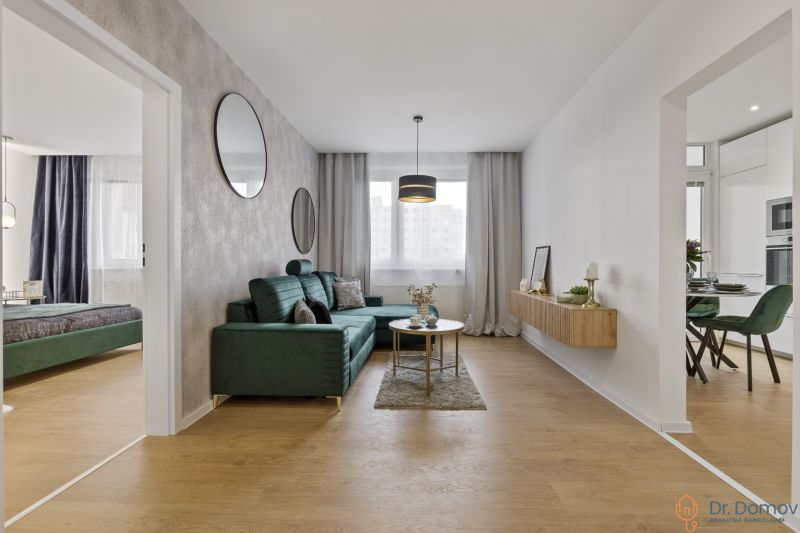 PREDANÉ! DIZAJNOVÝ 3-IZBOVÝ BYT, KOMPLETNÁ REK., PETRŽALKA - LÚKY - Štýlový 3-izbový byt s moderným nábytkom na ulici Smolenická, svetlý a útulný.