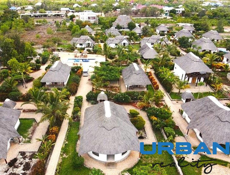 ZARIA GARDEN BUNGALOWS - Výstavba domov v tropickom rezorte, zeleň a bazénová infraštruktúra vytvárajú príjemnú atmosféru.
