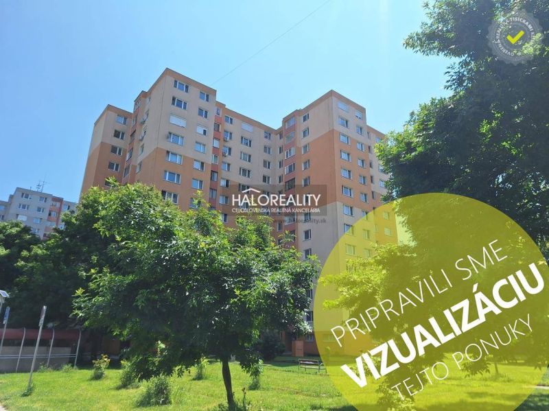 REZERVOVANÉ - Predaj, trojizbový byt Bratislava Petr... - Obývacia izba s kobercom a pohovkou v 3-izbovom byte, dekoratívny luster a obrazy.