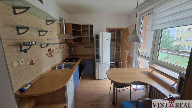 Na predaj 3 izbový byt z balkónom Galanta