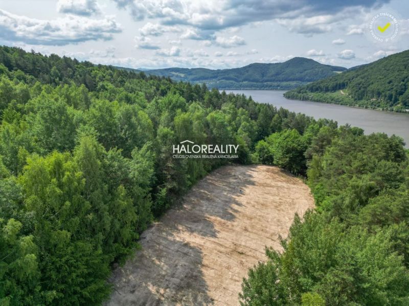 Predaj, orná pôda   4565 m2 Považská Bystrica, Miloc... - Poľnohospodárske a lesné pozemky v Považskej Bystrici s výhľadom na rieku obklopené zeleňou.