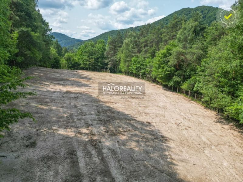 Predaj, orná pôda   4565 m2 Považská Bystrica, Miloc... - Poľnohospodárske a lesné pozemky v Považskej Bystrici obklopené lesom a horami.