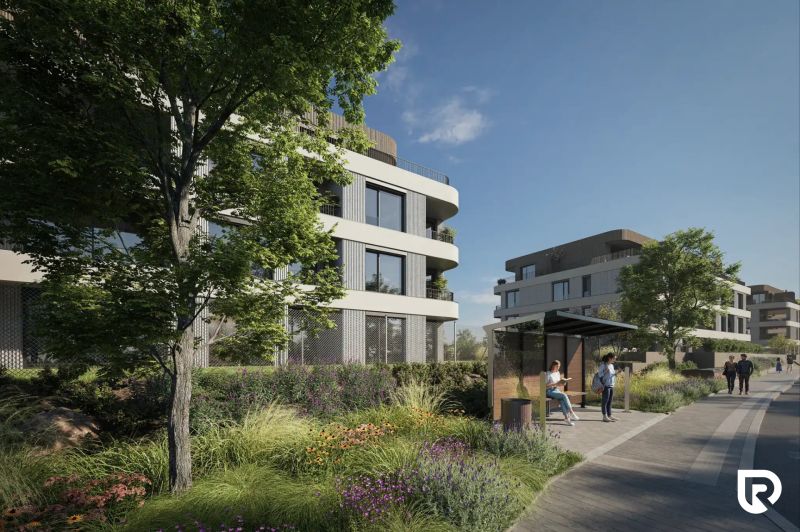 Rezidencia Karpatská (C.3E), 2i byt 60 m2 s loggiou 6 m2, TN - Trenčín, Karpatská: Novostavby s upravenou zeleňou a chodníkom vedľa 3-izbových bytov.