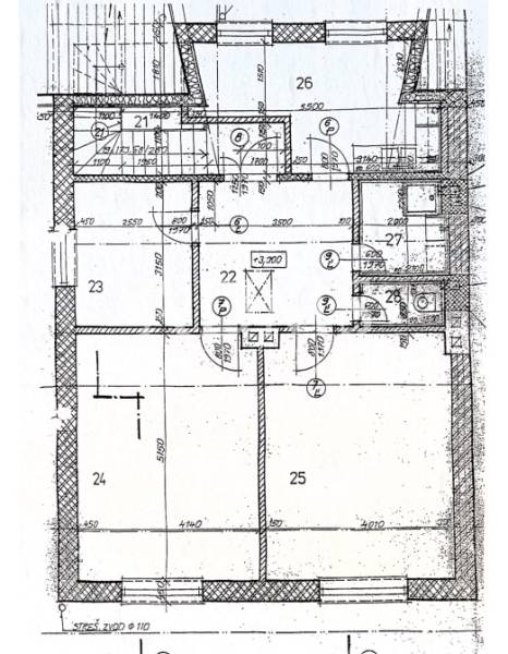Administratívne a prevádzkové priestory Žilina - Architektonický pôdorys kancelárií zobrazujúci rozloženie miestností a rozvody na Klemensovej ulici v Žiline.