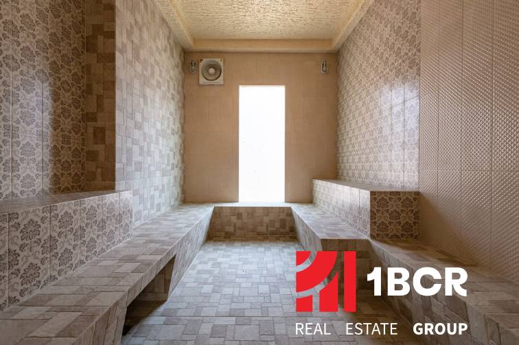 CITY GARDEN TOWER PATTAYA - Parná sauna s dlažbou a sedadlami, Výstavba bytov.
