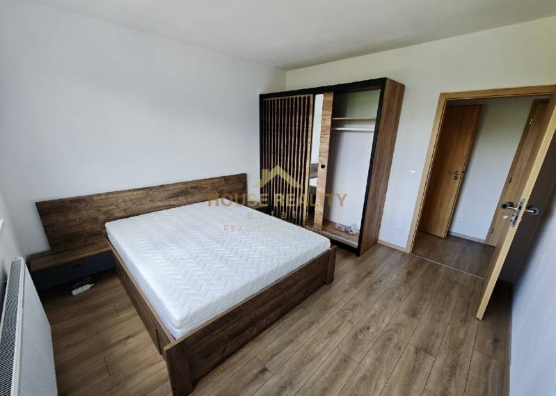 Prenájom 3 izb. byt NOVOSTAVBA, Ivanská cesta, Bratislava II. Ružinov - Spálňa v 3-izbovom byte so svetlým nábytkom a manželskou posteľou.