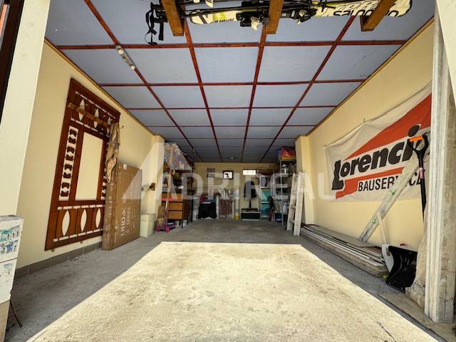 REZERVOVANÉ: Garáž 24 m2; Záhradná; SVIT; 22.000 € - Garáže využívané na skladovanie a údržbu s rôznym vybavením a náradím.