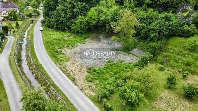 Predaj, pozemok pre rodinný dom   2220 m2 Selce - EX... - Pozemok na bývanie v Selciach s cestou a zeleňou v malebnom prostredí.
