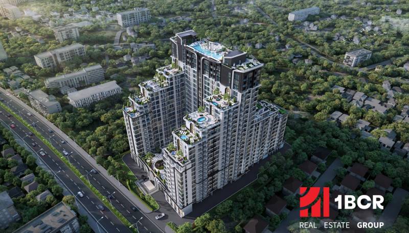 EMBASSY LIFE PATTAYA - Výstavba bytov v Pattayi, moderný komplex s bazénmi a zeleňou, obklopený prírodou.