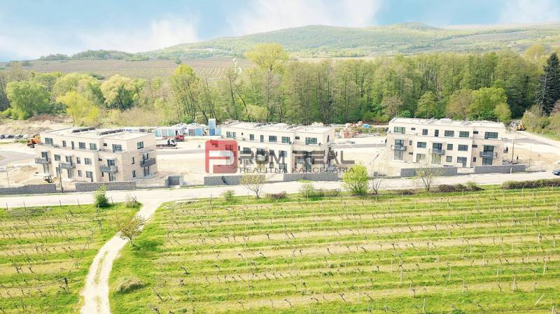 PREDAJ 2i byt, 110 m2, Prémiová novost. Zelené Nivy, Pezinok - Pezinok, Pezinok: Výstavba nových budov so záhradou a vinicou v blízkosti lesa.