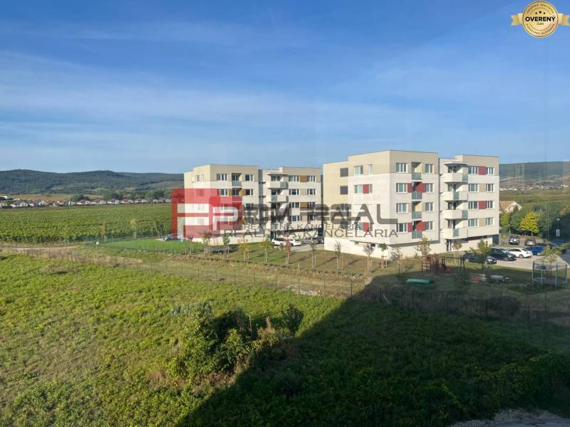 NA Predaj 4 izbový byt v projekte VINICE Pezinok 150m2 - Bytové domy na Obchodnej v Pezinku s vyhliadkou na okolitú prírodu.