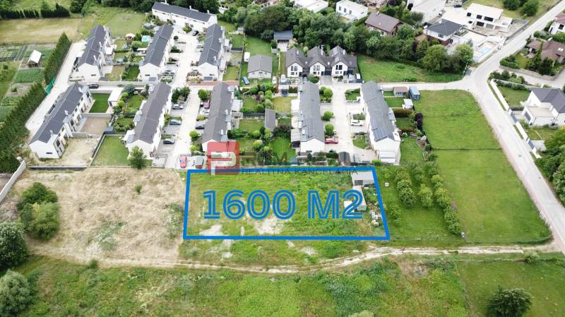 Investičný pozemok 1600 m2 Marianka Intravilán Skvelé ROI - Letecký pohľad na pozemky Na Ovsisku v Marianke, vhodné pre bývanie, 1600 m².