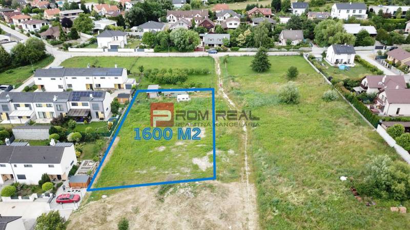 Investičný pozemok 1600 m2 Marianka Intravilán Skvelé ROI - Pozemky na bývanie v Marianke na ulici Na Ovsisku, veľkosť 1600 m².