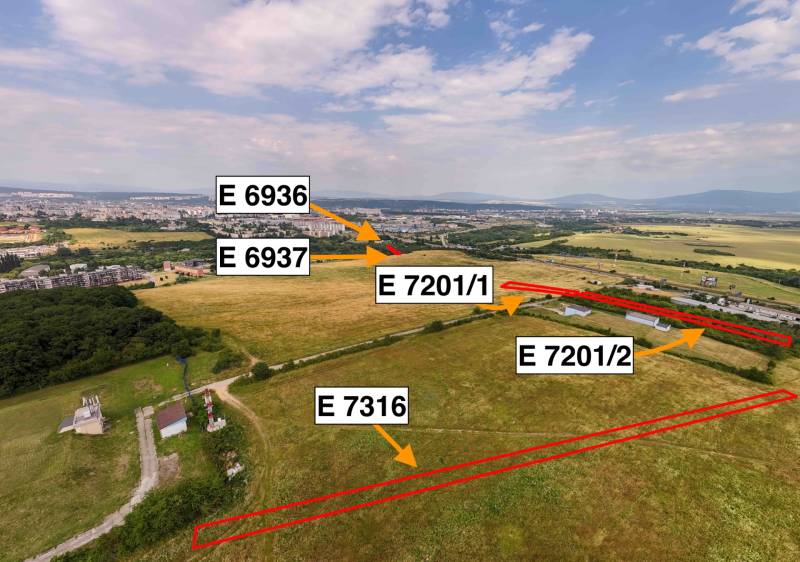 Košice (Luník) – Poľnohospodárska pôda v 1/1 - Poľnohospodárske a lesné pozemky v Košiciach, mestská časť Luník IX na panoramatickej fotografii.