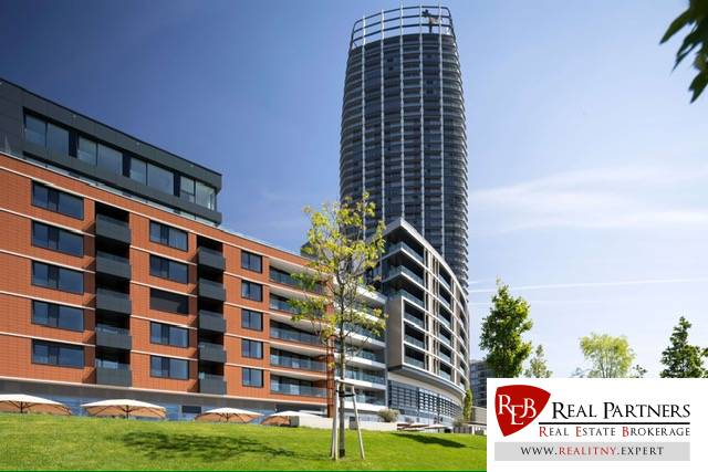 Luxusný 3 izbový byt,155 m2,EUROVEA TOWER,výhľad, 2x parkovanie - Budova s moderným dizajnom na ulici Pribinova ponúka 3-izbový byt.