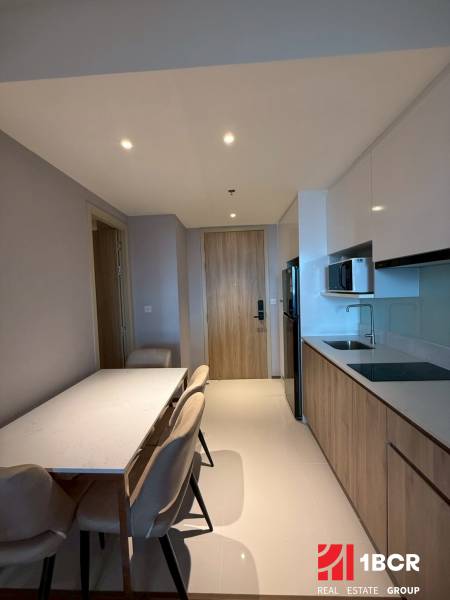 2 SPÁLŇOVÝ APARTMÁN ONCE PATTAYA - Kuchyňa v 3-izbovom byte s jedálenským kútom a vstavanými spotrebičmi.