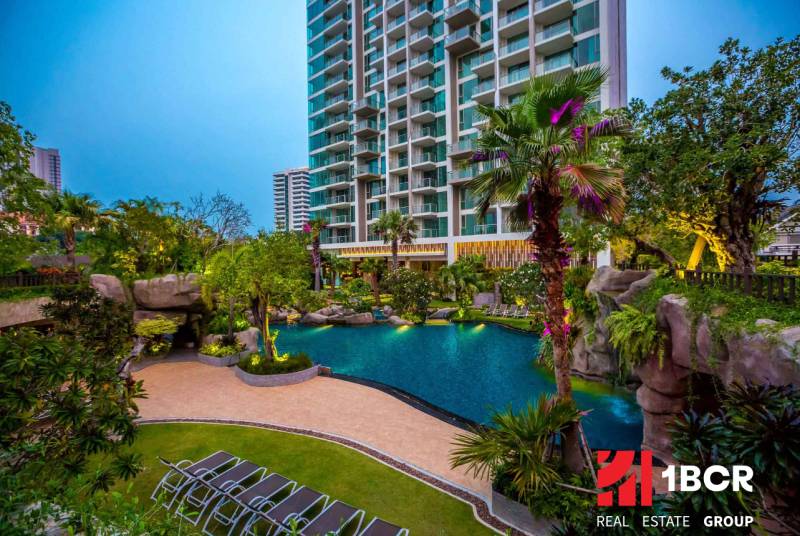 THE RIVIERA WONGAMAT BEACH PATTAYA - Výstavba bytov v Pattaya, s bazénom a tropickou záhradou.