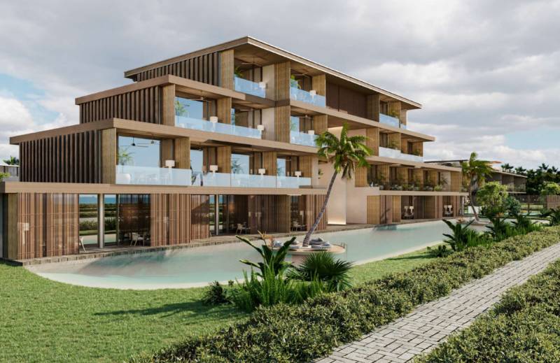 KRÁĽOVSKÝ APARTMÁN V LUXUSNOM ZANZIBARSKOM KOMPLEKSE - Rodinný dom v Nungwi, Zanzibar North, so schodovitou architektúrou a palmami pri bazéne.