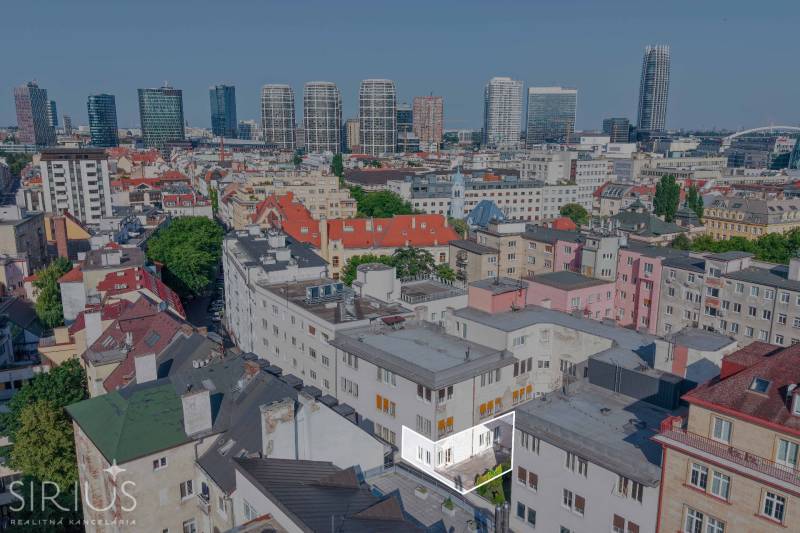 GRÖSSLINGOVÁ, reprezentatívny veľkometrážny 2-i byt, GARÁŽ, TERASA - Výhľad na Grösslingovu ulicu a Bratislavu - Staré Mesto s dvojizbovým bytom.
