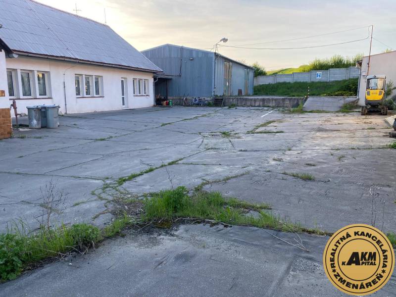 VÝROBNÉ A SKLADOVÉ PRIESTORY +  RD NA PREDAJ,  ZVOLENSKA SLATINA - Výrobné priestory na Slovenského národného povstania v meste Zvolen so spevnenou plochou.