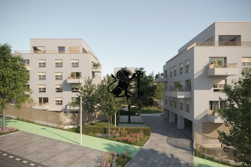 Na predaj 2-izbový byt s balkónom - A3 - Pekná architektúra budovy s balkónmi obklopená zeleňou, ideálna pre 2-izbový byt.
