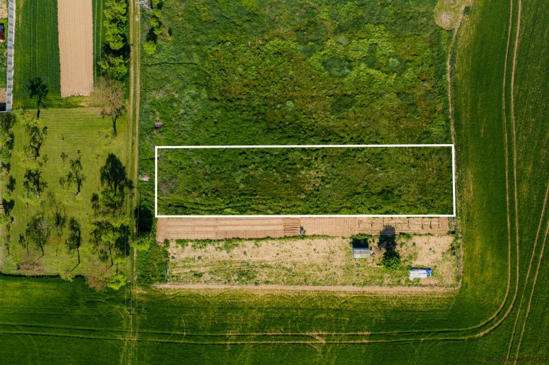 NA PREDAJ! Slnečný stavebný pozemok 1210 m2, Melčice-Lieskové, Trenčín
