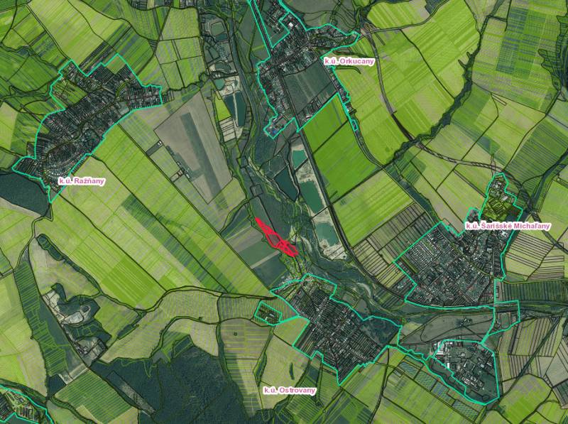 Ražňany – 2.150 m2 PÔDA a LES  - Letecký pohľad na poľnohospodárske a lesné pozemky v okolí Ražňan.