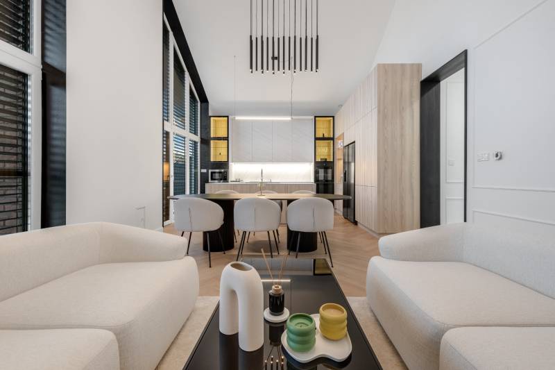 THE HOME ︱ PREDAJ - designový 5-izbový rodinný dom v Chorvátskom Grob - Obývacia izba s kuchyňou v rodinnom dome so štýlovým nábytkom a svetlým zariadením.