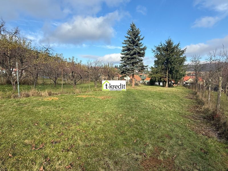 PREDAJ - STAVEBNÝ POZEMOK - SKÝCOV