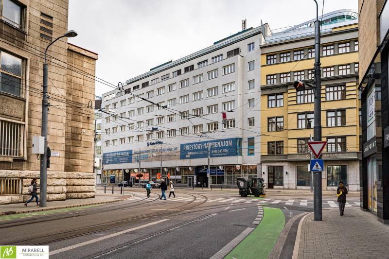 Klimatizované kancelárie v centre mesta na Štúrovej ulici  - Budovy na Štúrovej ulici s kanceláriami v Bratislave - Starom Meste.