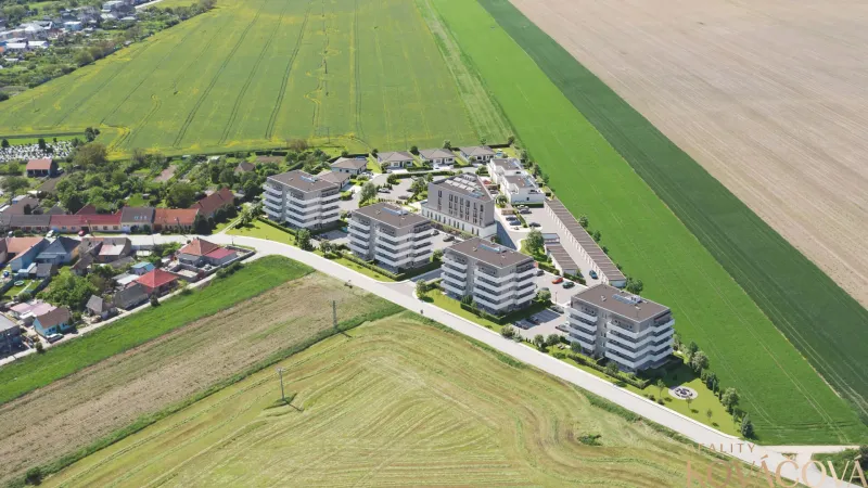 Výnimočný 2-izb. byt so záhradou a bazénom – projekt SELANKY, Pobedim - SELANKY3_C1_AERIAL_6KAI.webp