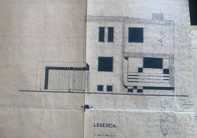 Exkluzívna Ponuka: Priestranný Rodinný Dom s Bazénom, ŠAMORÍN  - Návrh rodinného domu na Jasnej ulici v Šamoríne s balkónom a garážou.