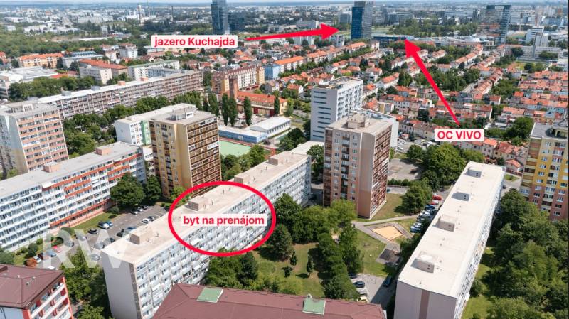 REWIN I VÝNIMOČNÝ 2-IZBOVÝ BYT NA PRENÁJOM! - Letecký pohľad na obytné budovy v Bratislave na Československých parašutistov, blízko Kuchajdy.