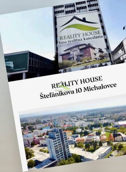 Murovaná Novostavba - Rodinný dom s pekný pozemkom 800 m2 - Pohľad na budovu reality house, kanceláriu Michalovce, rodinné domy v pozadí.