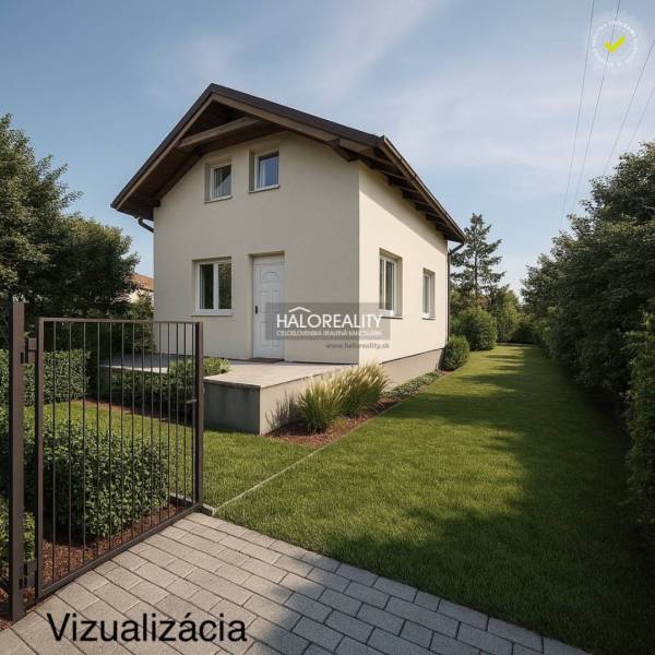REZERVOVANÉ - Predaj, chalupa Vinosady - VO VÝSTAVBE... - Chata vo Vinosadoch so záhradou, trávnikom a bránou, obklopená zeleňou.