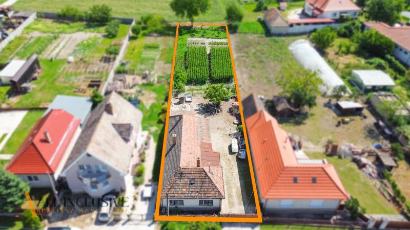 NA PREDAJ 4-IZBOVÝ RODINNÝ DOM V JAHODNEJ - Rodinný dom v Jahodnej s veľkou záhradou a vidieckym štýlom okolia.