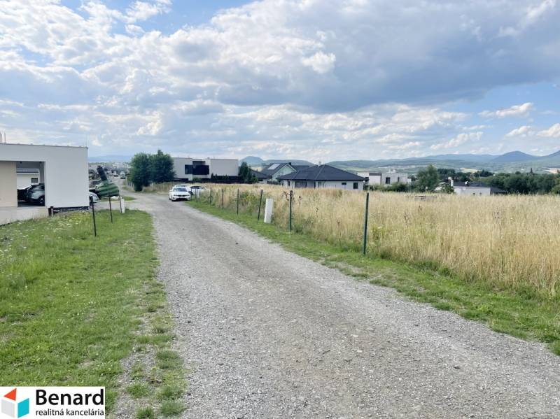 PREŠOV-ĽUBOTICE, LUKRATÍVNY POZEMOK, 497 m2, UL. VODÁRENSKÁ  - Pozemky - bývanie na Vodárenskej ulici v Ľuboticiach s chatovou cestou a výhľadom na krajinu.