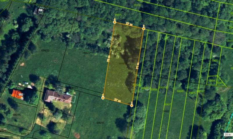 Pozemok - 2000 m2 - Veľká Lehota, okres Žarnovica - Letecký pohľad na rekreačné pozemky vo Veľkej Lehote s označením parciel.