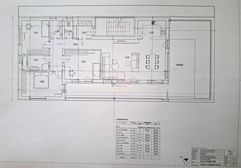 Priestranný 4-izbový byt s  terasou, zariadením, loggiou, 2 x parking - Pôdorys 4-izbového bytu s terasou zobrazuje dispozičné riešenie miestností.
