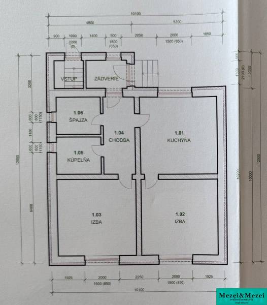 ? Na predaj: Rodinný dom s vedľajšou stavbou – Trstin (okres Trnava) - Pôdorys rodinného domu v Trstíne: kuchyňa, izby, kúpeľňa, špajza, chodba.
