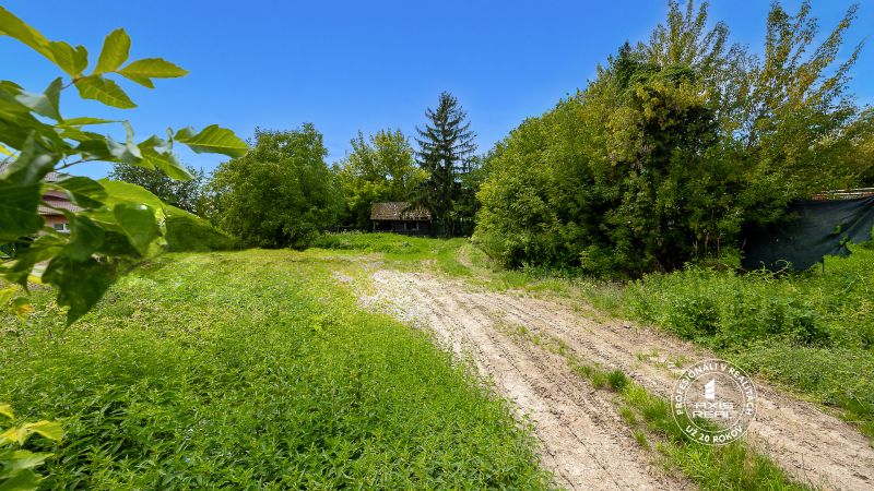 Stavebný pozemok (1.330 m2) Topoľový rad, Bernolákovo