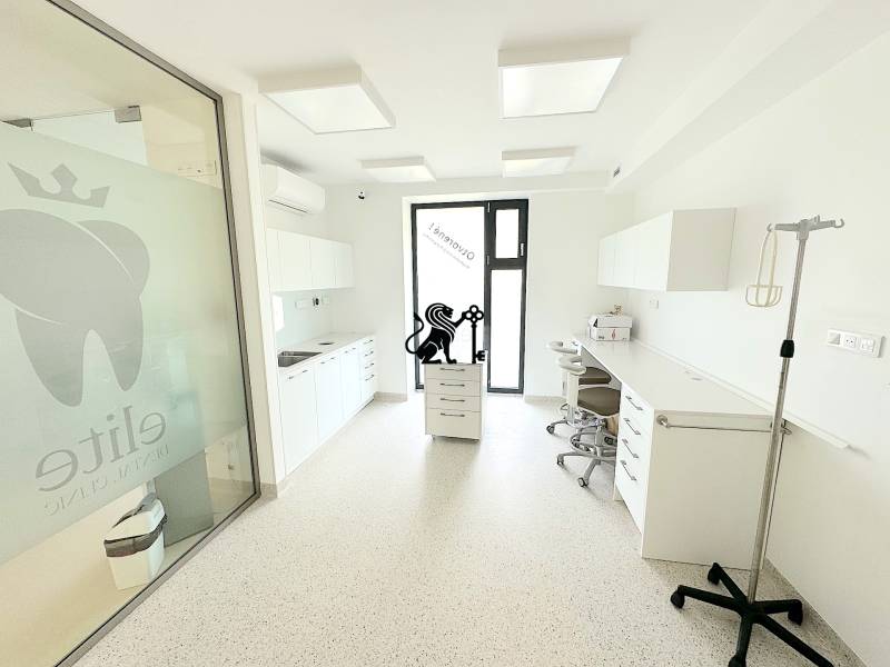 Kompletne zariadená ambulancia, Záhorská Bystrica - Zubná klinika s moderným vybavením, nachádzajúca sa na ulici Kunovská. Obchodné priestory.