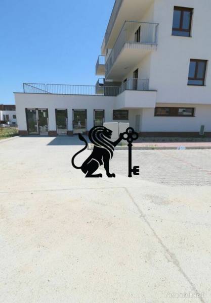 Predaj OP o výmere 86,62 m2 na predaj, Senec - Budova s obchodnými priestormi na ulici Vtáčia, ponuka nehnuteľností overeného člena.