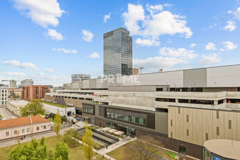 EXKLUZÍVNY MEZONETOVÝ 4i byt ( 103 m2 ), NADSTAVBA, KLÍMA, LOGGIA,NIVY - Pohľad na Páričkovu ulicu, moderná architektúra a panorámu mesta, blízko 4-izbového bytu.