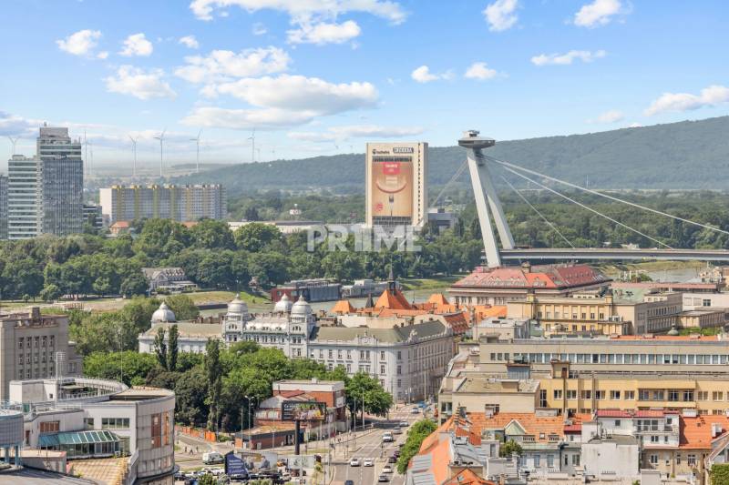 EXKLUZÍVNY 2i byt (16 p.),SKY PARK, KLÍMA, VÝHĽAD, PARKING, VEŽA I - Panoráma Bratislavy so známymi mostami a budovami, Čulenova, Staré Mesto.
