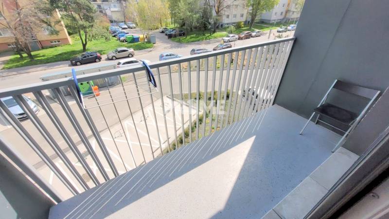 EXKLUZÍVNE, MODERNÝ 2i byt, NOVOSTAVBA NUPPU, BALKÓN, Hraničná ulica - Pohľad z balkóna 2-izbového bytu na Hraničnej ulici v Bratislave, Ružinove.
